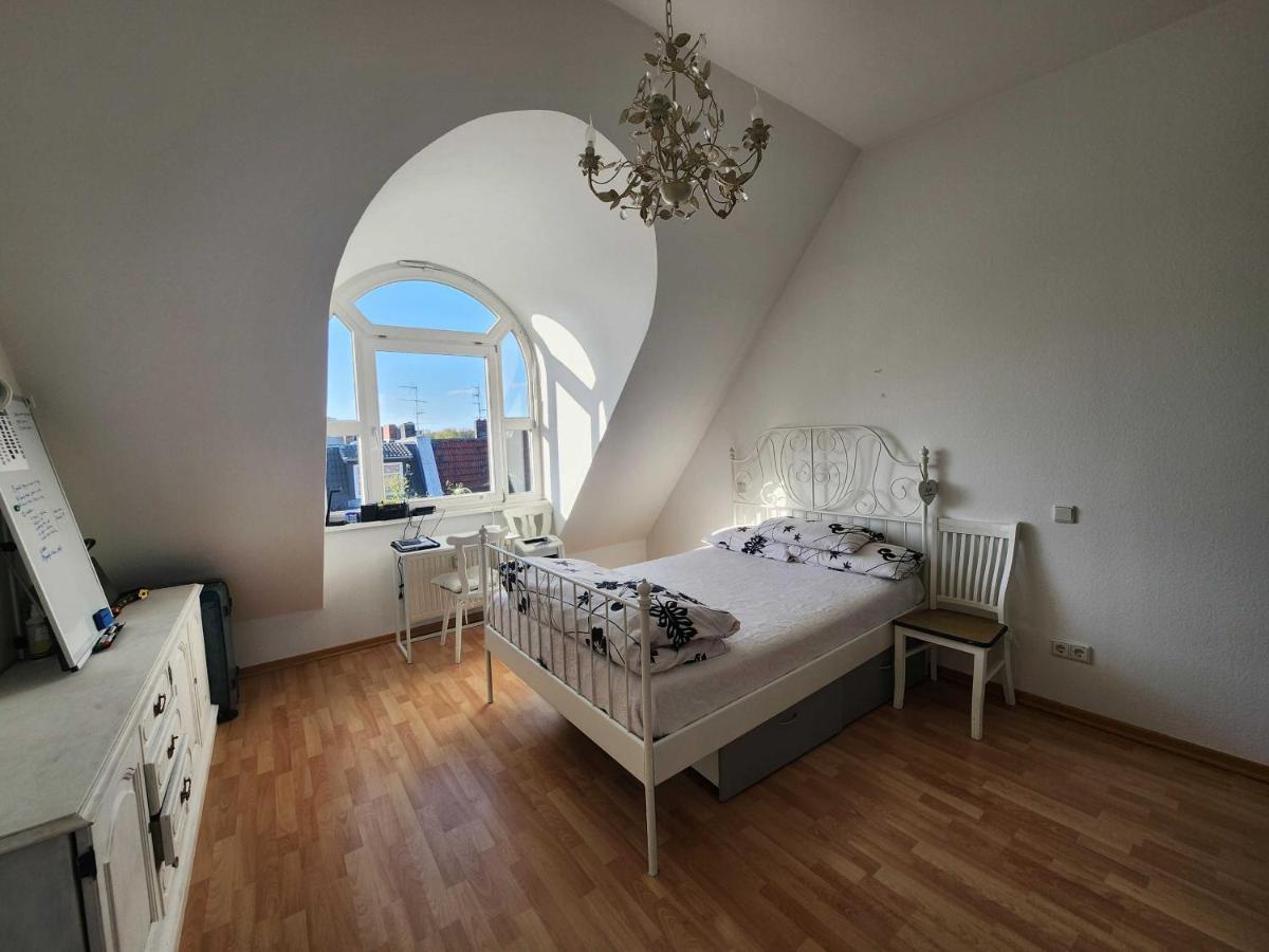 One Private Room Available In A Two Room Apartment In Tegel, Берлин Екстериор снимка
